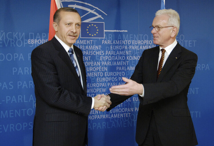 Fotogrāfija 5: EP President meets with the  Turkish Prime Minister.