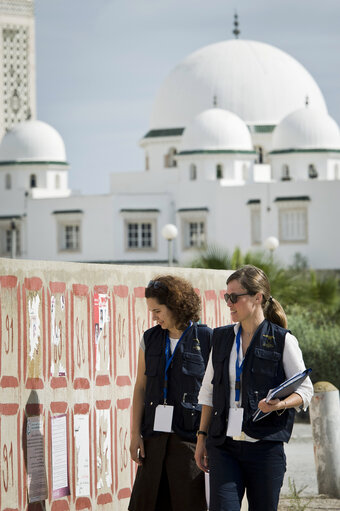 Fotografi 2: Mission to monitor the upcoming elections for a Constituent Assembly in Tunisia