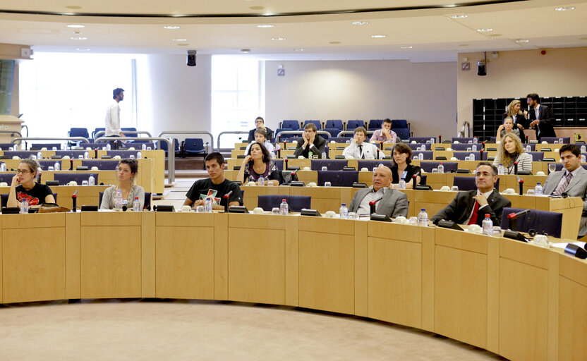 Fotografia 2: Film screening Spain's Secret Conflict