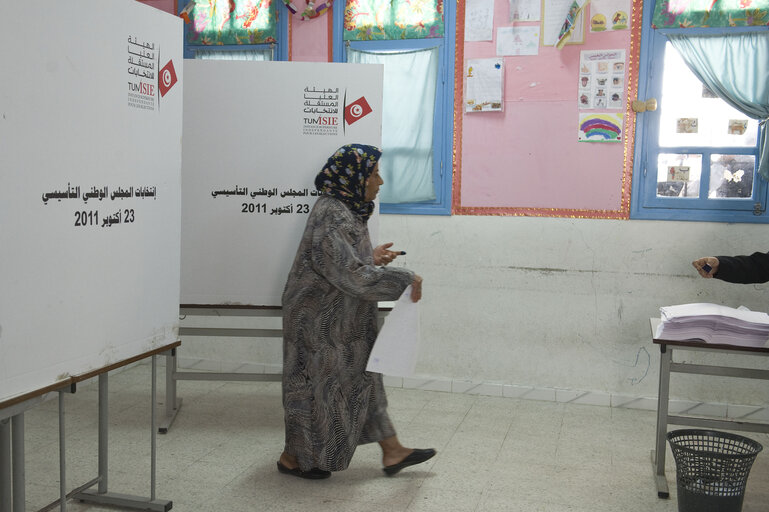 Fotagrafa 36: Day of election of the Tunisian Constituent Assembly in Tunis.