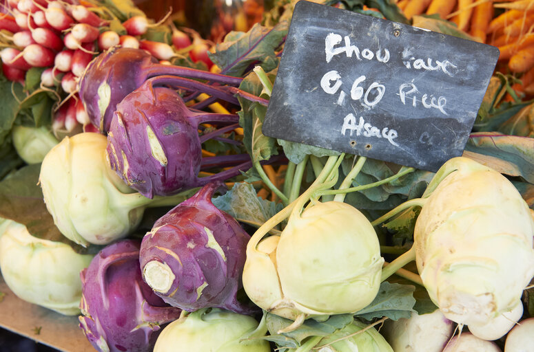 radish, kohlrabi, market