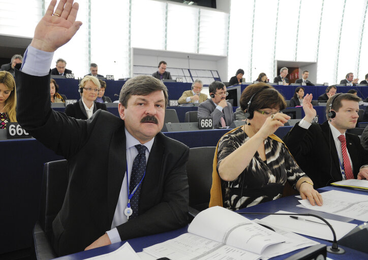 Fotografie 1: MEP Jaroslaw KALINOWSKI attends a plenary session in Strasbourg