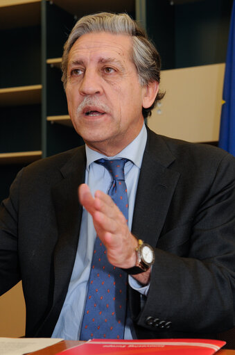 Photo 2: Spanish Secretary of State of the meets with the European Commissioner for Research, Innovation and Science.