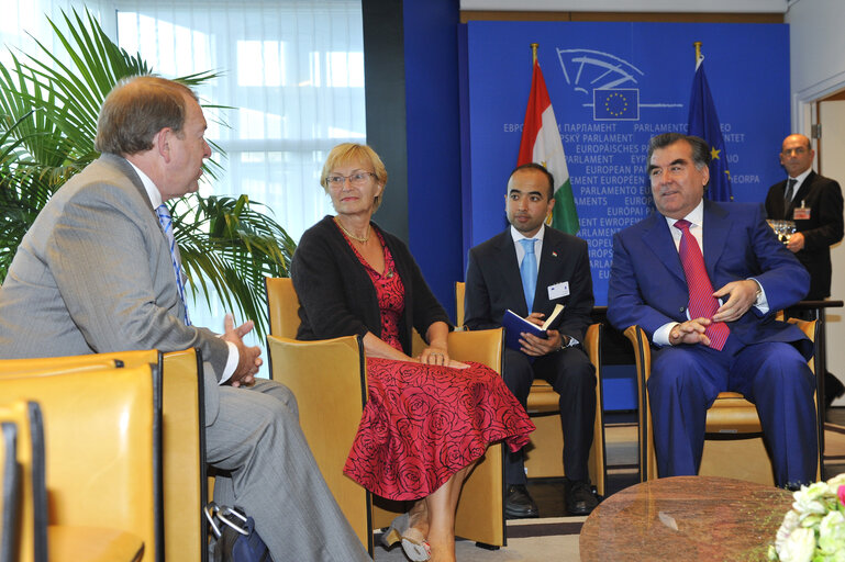 Fotografia 4: Visit of the President of the Republic of Tajikistan. Meeting with the Chairman of the Delegation for the relations with Iraq and the Rapporteur for the Committee on Industry, Research and Energy