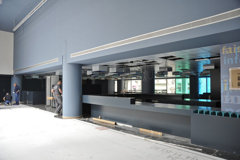 Foto 19: Visitors center in the WIB building at the European Parliament in Brussels. Construction works