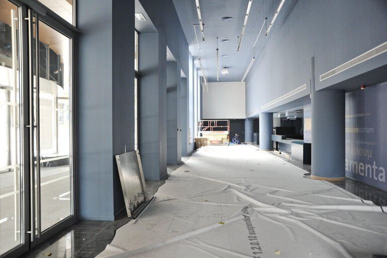 Снимка 18: Visitors center in the WIB building at the European Parliament in Brussels. Construction works