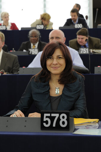 Foto 3: Romana JORDAN CIZELJ in Strasbourg hemicycle during votes