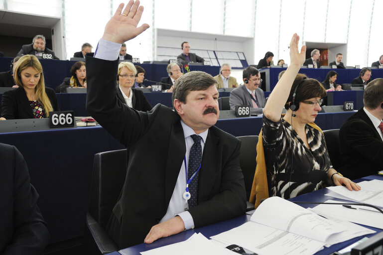 Fotografie 3: MEP Jaroslaw KALINOWSKI attends a plenary session in Strasbourg