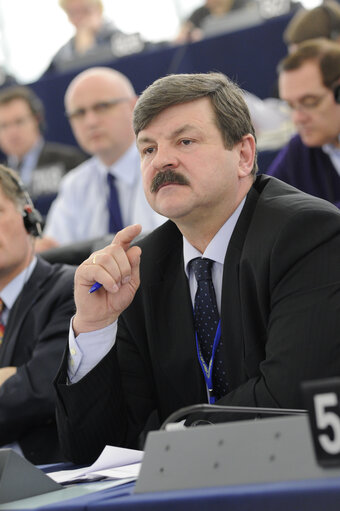 Fotografie 5: MEP Jaroslaw KALINOWSKI attends a plenary session in Strasbourg