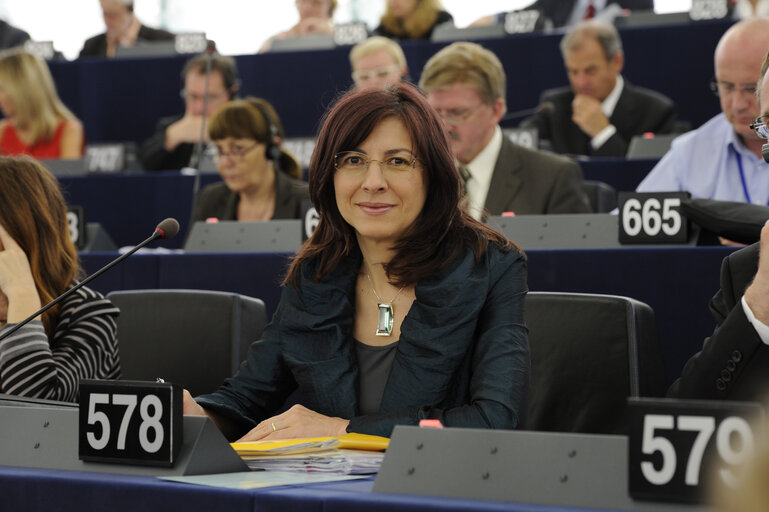 Foto 7: Romana JORDAN CIZELJ in Strasbourg hemicycle during votes