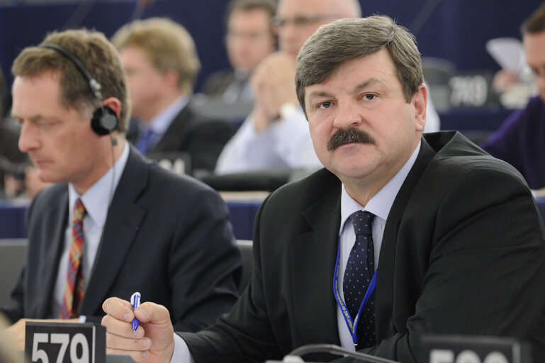 Fotografie 7: MEP Jaroslaw KALINOWSKI attends a plenary session in Strasbourg