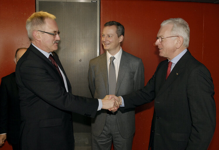 Valokuva 28: President du PE rencontre ministre d'État allemand, et ministre d'État français aux Affaires européennes    EP President meets with German Minister of State and France's Minister of State for European Affairs Parlementaires