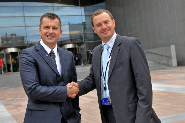 Foto 36: MEP member of the European Parliament, Arthur ZASADA poses.