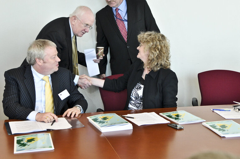 Photo 24 : Meeting with the Irish Minister Sean CONNICK and Pat the Cope GALLAGHER