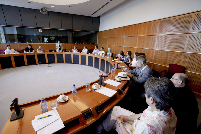 Fotografija 9: MEP Elisabeth Jeggle receives German experts