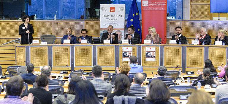 Valokuva 6: Meeting:  From Beggar to MEP a Roma Integration Story