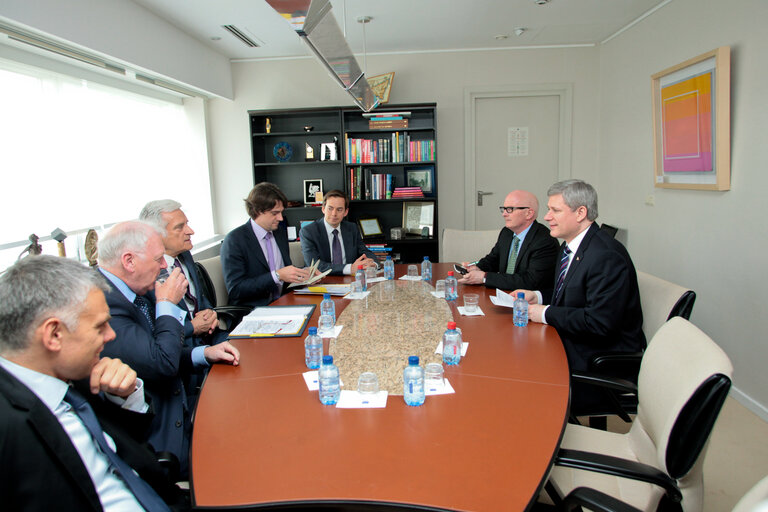 Jerzy Buzek, EP President, meets with Stephen Harper, Prime Minister of Canada