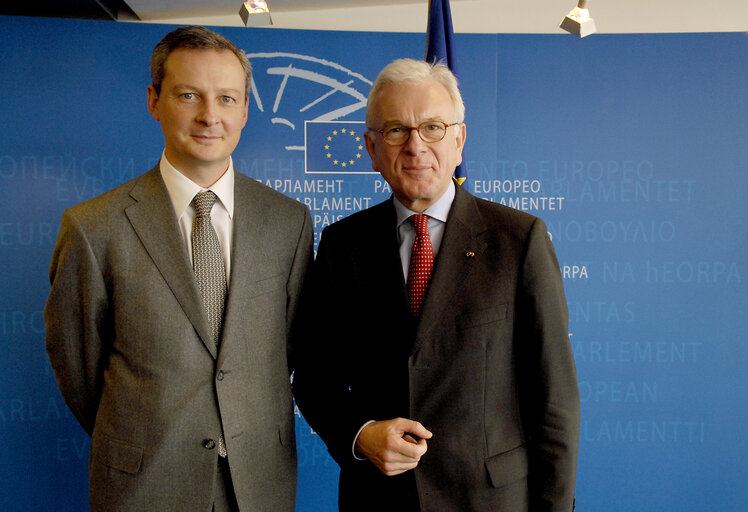 Foto 8: Le Président Pöttering rencontre Bruno Le Maire, ministre d'État français aux Affaires européennesn.    President Pöttering meets Minister Bruno Le Maire, France's Minister of State for European Affairs Parlementaires 2004 activité, Ministre / Minister, 2009, Parlement européen à Strasbourg, Allemagne / Germany, France 03-02-2009