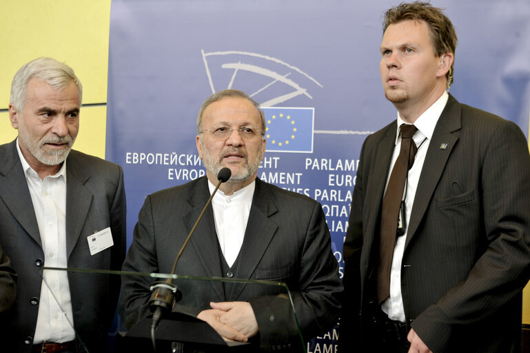 Press Point with Manouchehr MOTTAKI, Minister of Foreign Affairs of Iran