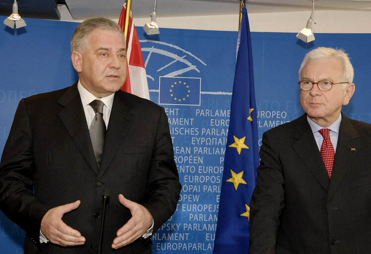 Valokuva 11: Meeting with the Prime Minister of Croatia, Ivo Sanader Croatie / Croatia, Poettering Hans Gert, Président - Premier Ministre, 2009, Parlement européen à Strasbourg 03/02/2009