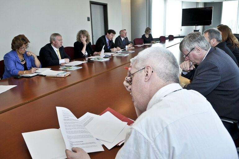 Photo 8 : Meeting with the Irish Minister Sean CONNICK and Pat the Cope GALLAGHER