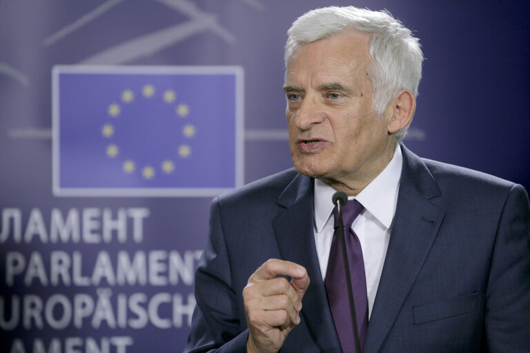 press conference Buzek Delors