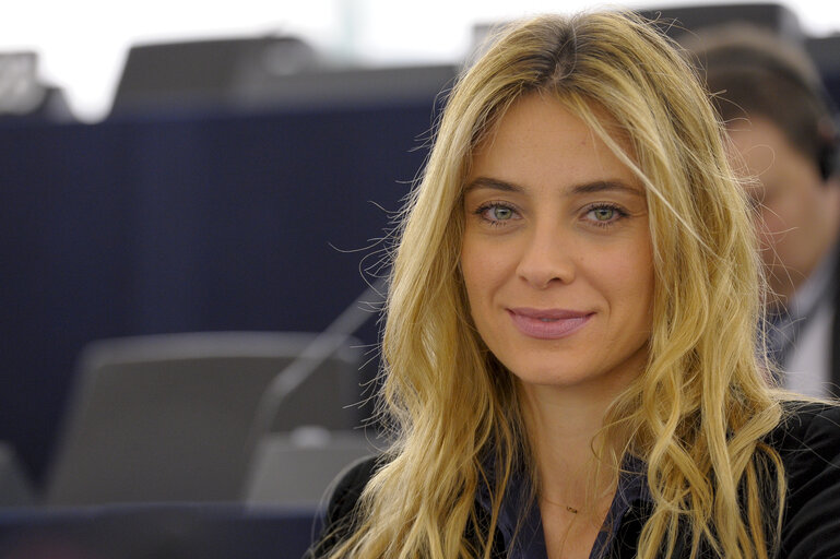 Photo 8 : Barbara MATERA in Plenary chamber during session week 51 2014