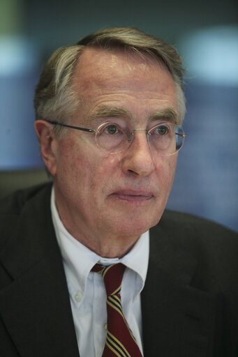 Special Committee on the financial Ecoomic and Social (CRIS)