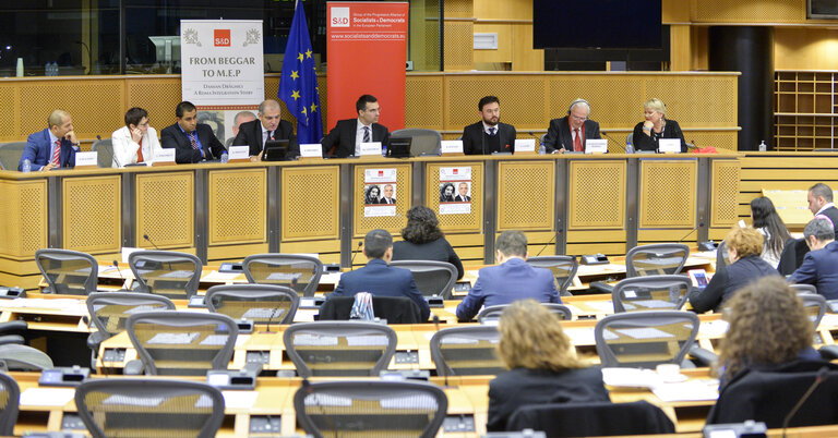 Fotografija 36: Meeting:  From Beggar to MEP a Roma Integration Story