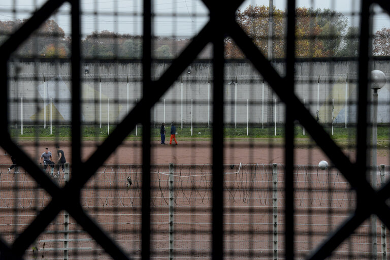 Снимка 44: Strasbourg detention centre. Jailhouse courtyard.