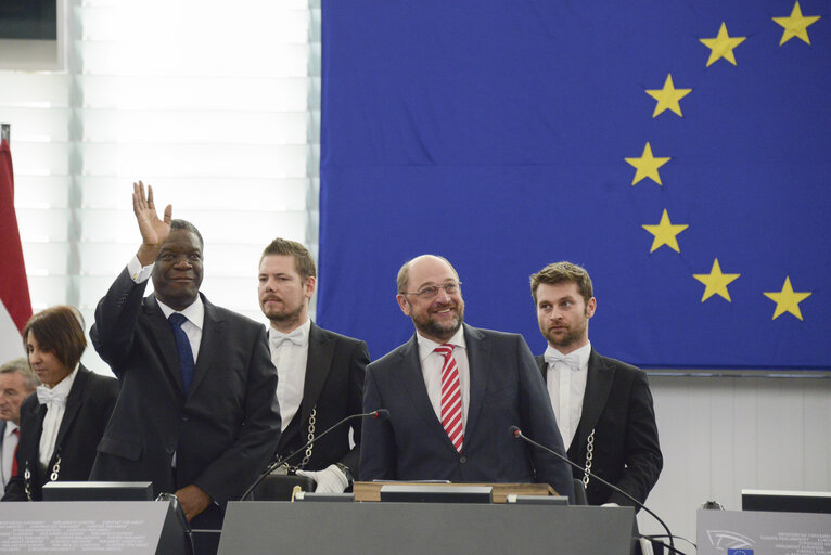 Valokuva 25: Sakharov Prize 2014 award ceremony in plenary presided by EP President