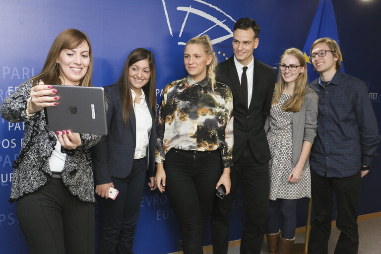 Fotagrafa 2: EP President meets with winners of Charlemagne Youth Prize