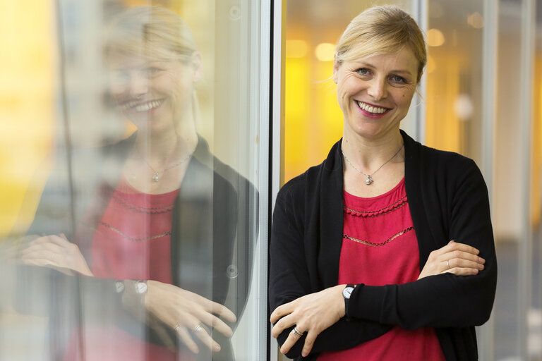 Valokuva 6: MEP Alessia MOSCA at the European Parliament in Brussels