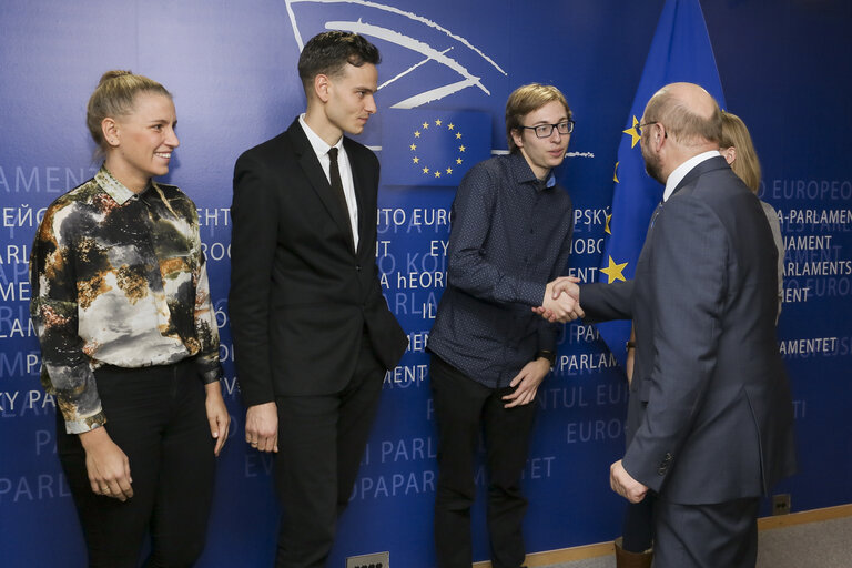 Fotagrafa 13: Martin SCHULZ - EP President meets with winners of Charlemagne Youth Prize