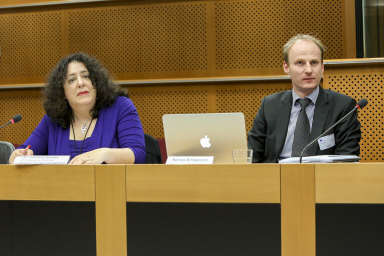 Photo 1: Meeting :  Public Morality and the Seal Regulation