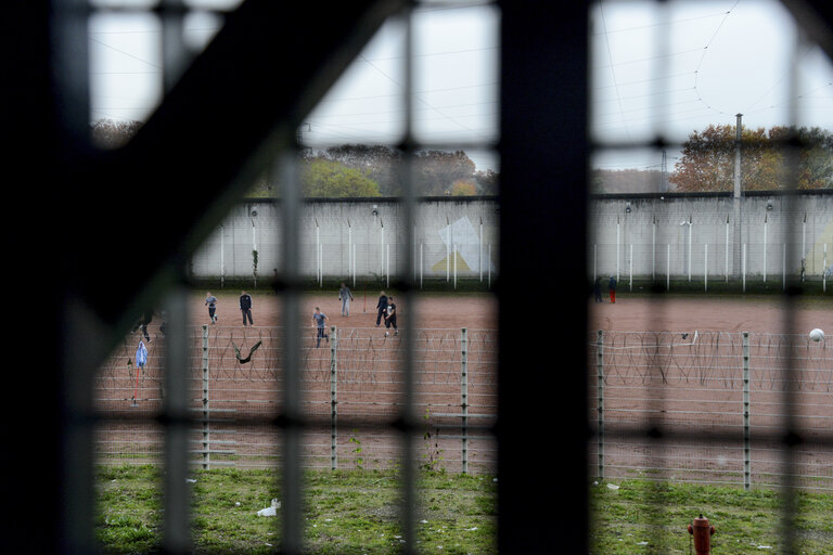 Снимка 45: Strasbourg detention centre. Jailhouse courtyard.