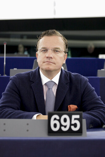 Fotografie 7: Georg MAYER and MEPs in Plenary Chamber in Strasbourg