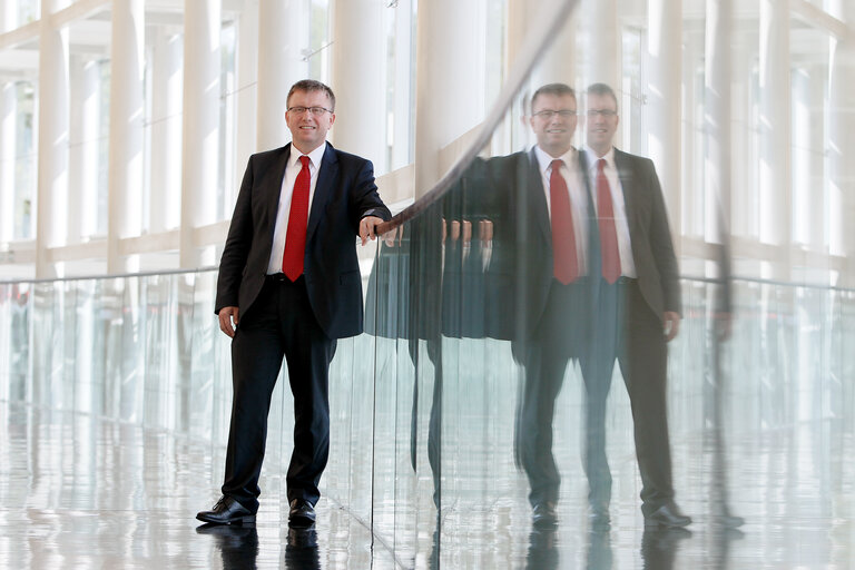 Fotografija 3: MEP Joachim SCHUSTER in the Strasbourg building