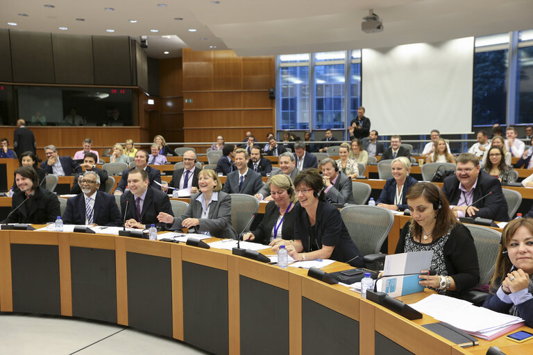 Foto 3: President-designate of the European Commission meets with EFDD group