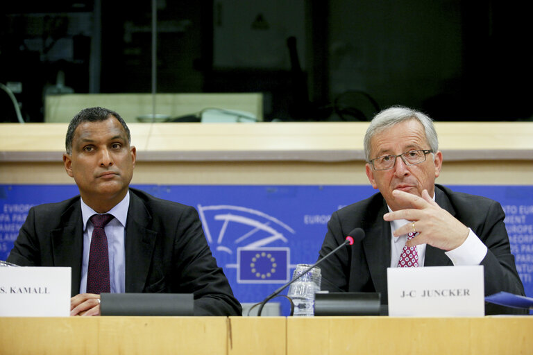 Foto 2: President-designate of the European Commission meets with ECR group