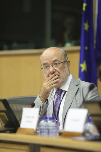Fotografie 2: President-designate of the European Commission meets with Greens/EFA group