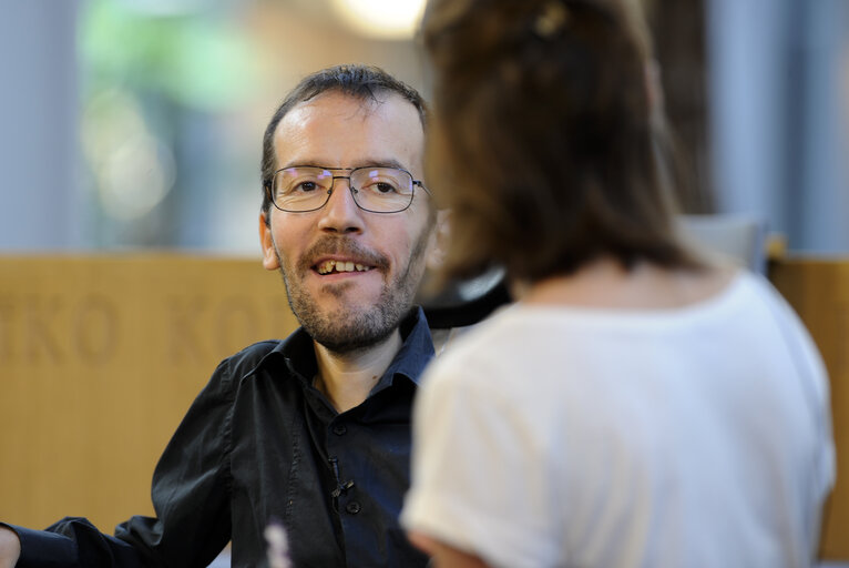 Billede 6: MEP Pablo ECHENIQUE at the  ' VOX BOX '