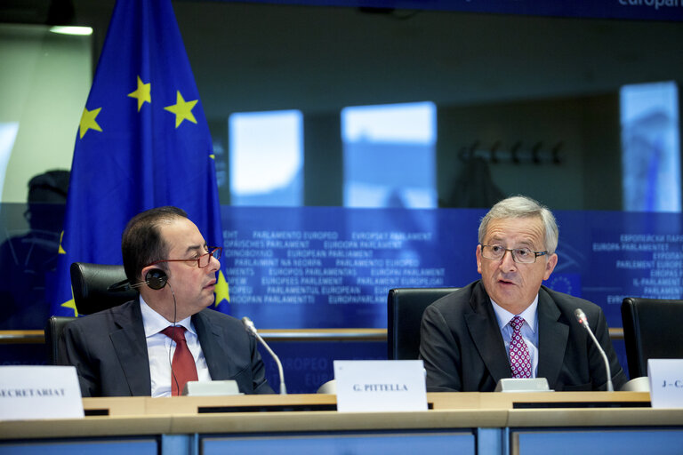 Fotografie 3: President-designate of the European Commission meets with S&D group