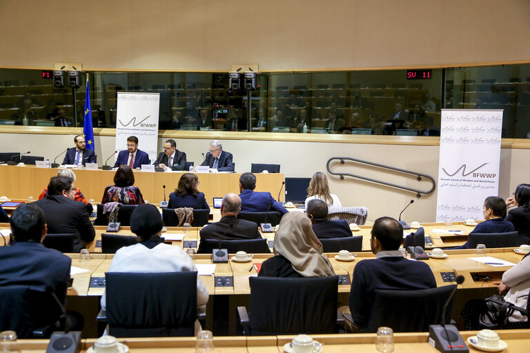 Foto 13: Conference - Does Wisdom Matter in World Peace ?