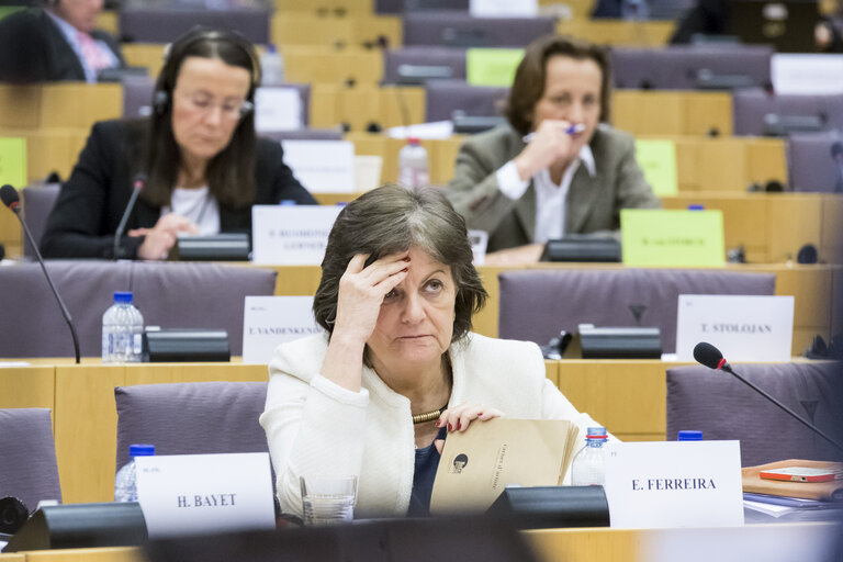 Photo 9: ECON Committee meeting in the Presence of the Dutch Minister for Finance