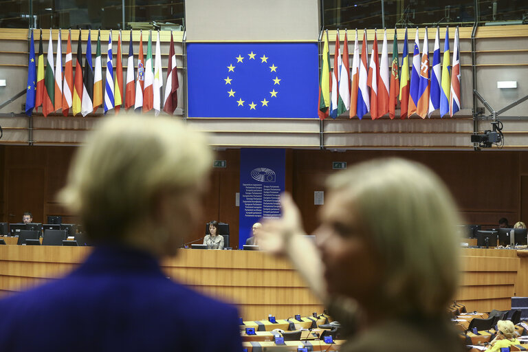 Fotografija 17: Plenary session week 8 2016.   Conclusions of the European Council meeting of 18 and 19 February 2016 - European Council and  Commission statements.    European network of Employment Services, workers' access to mobility services and the further integration  of labour markets - Report: Heinz K. Becker (A8-0224/2015).