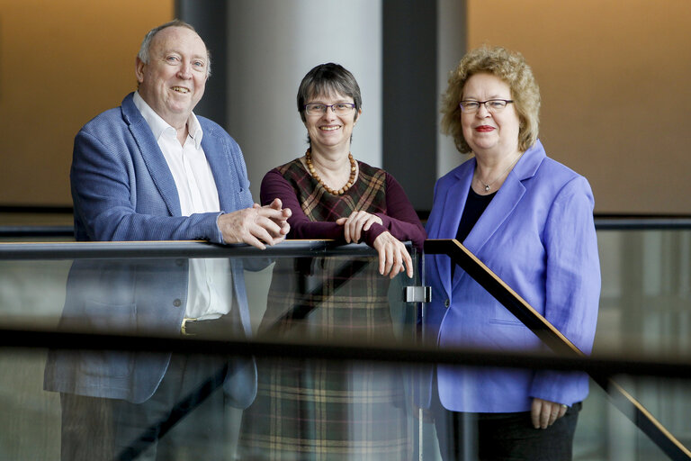 Photo 13: Jean LAMBERT, Keith TAYLOR, Molly SCOTT CATO, in European Parliament week 05 2016 in Strasbourg