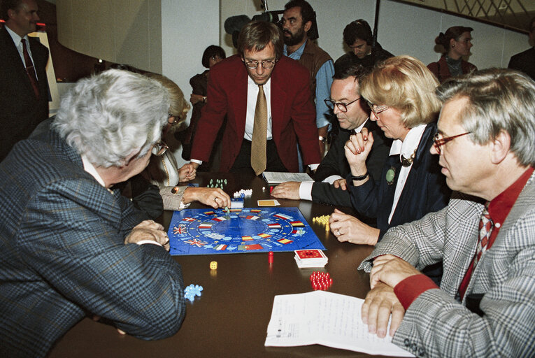 Fotografia 7: Presentation of the game Eurocraty