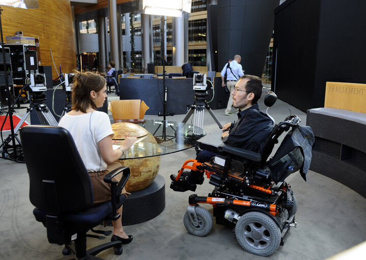 MEP Pablo ECHENIQUE at the  ' VOX BOX '