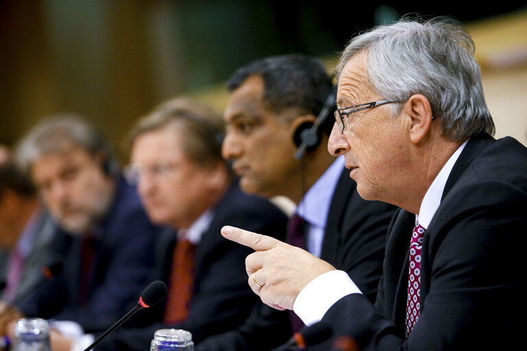 Foto 9: President-designate of the European Commission meets with ECR group